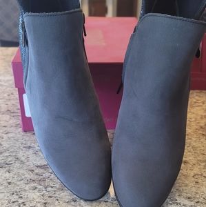 NIB Munro Booties